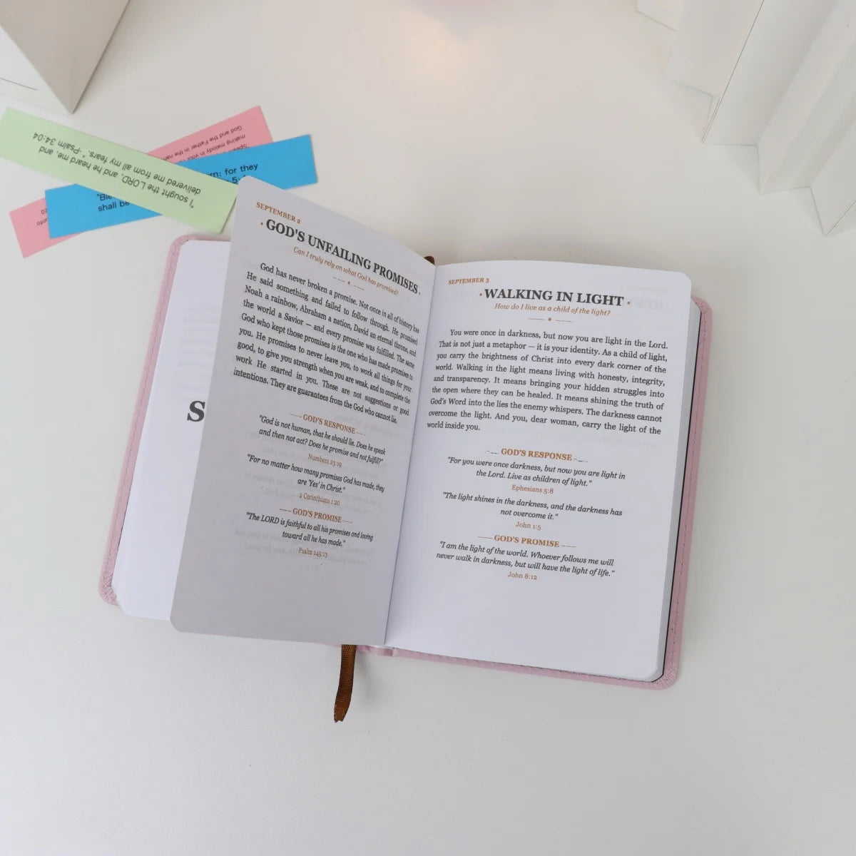 One Minute With God: 365 Devotionals for Women